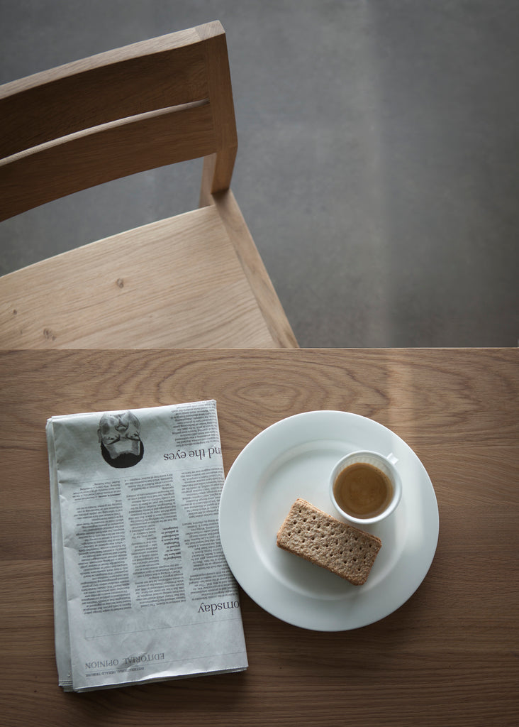 Slice dining table