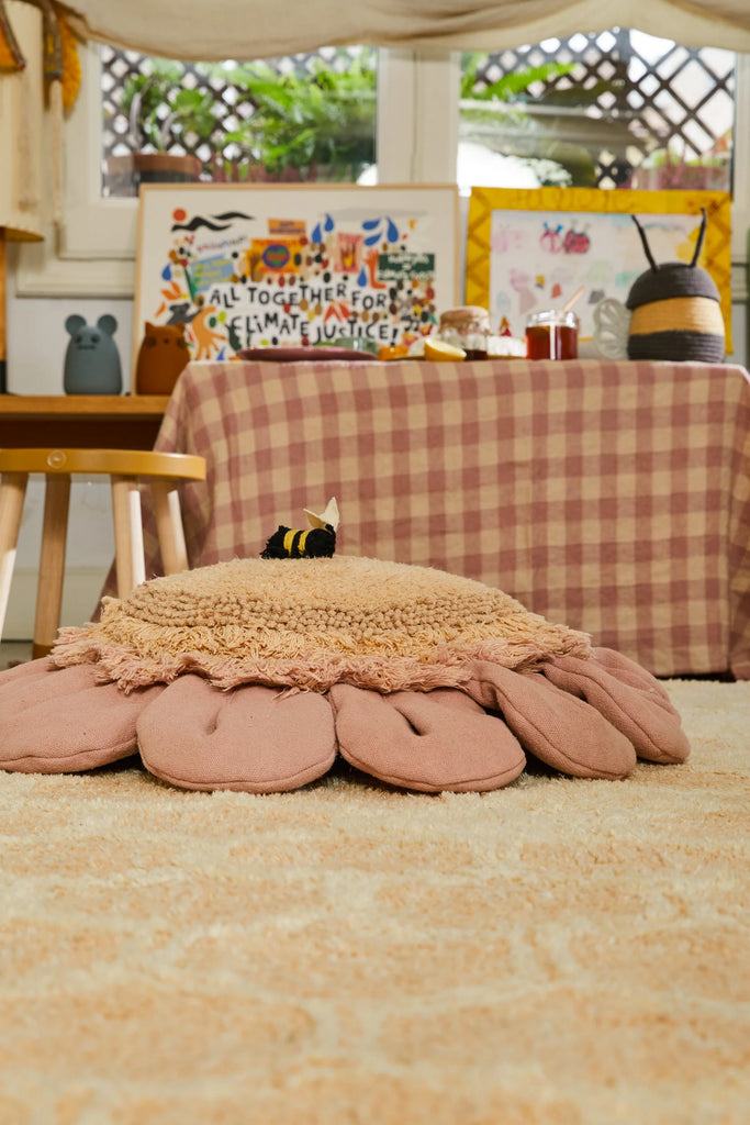 FLOOR CUSHION PINK DAISY