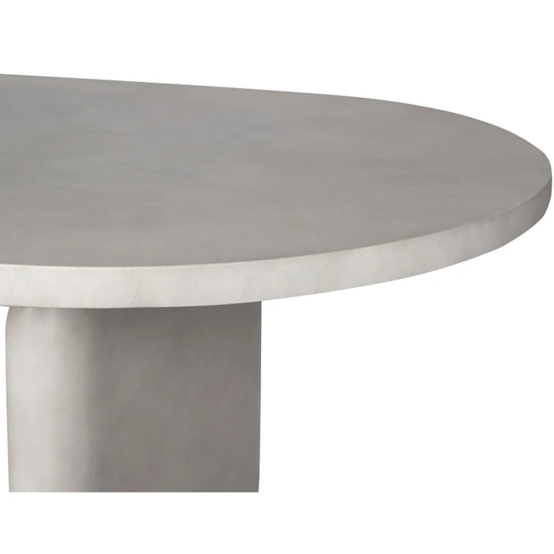 Pandora oval dining table