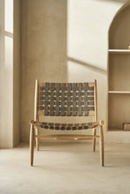 Carica l&#39;immagine nel visualizzatore di Gallery, Teak lounge chair