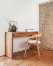 Carica l&#39;immagine nel visualizzatore di Gallery, Teak desk